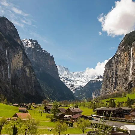 Schutzenbach Backpackers For Adults 18-32 Years Only *