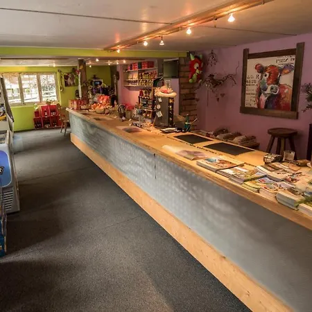 Schutzenbach Backpackers For Adults 18-32 Years Only * Lauterbrunnen