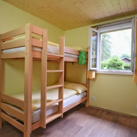 Schutzenbach Backpackers For Adults 18-34 Years Only אכסניה