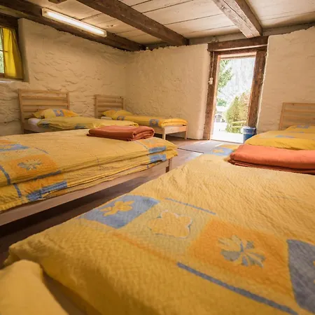 Schutzenbach Backpackers For Adults 18-32 Years Only * Lauterbrunnen