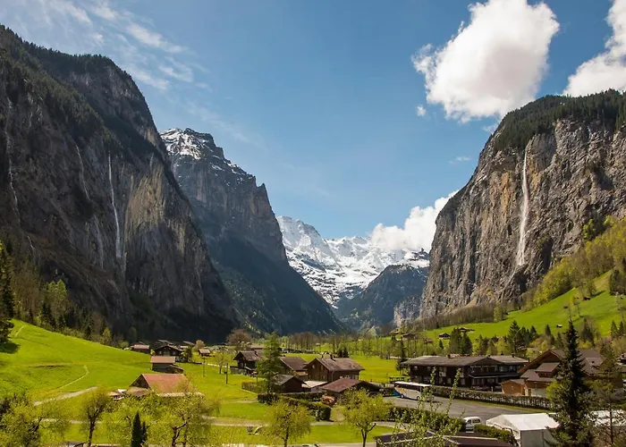 Schutzenbach Backpackers For Adults 18-34 Years Only *