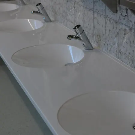 Schutzenbach Backpackers For Adults 18-34 Years Only *